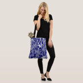 Abstracte Bloemschikking Boodschappen Winkelieren Tote Bag (Op model)