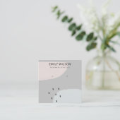 ABSTRACTE BLUSH DUSKY BLUE STUD EARRING DISPLAY SQ VIERKANTE VISITEKAARTJE (Staand voorkant)