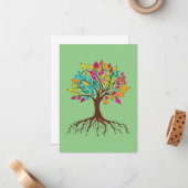 Abstracte boom met wortels en kleurrijke bladeren. notitiekaartje (Voorkant / Achterkant in situ)