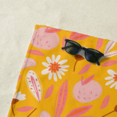 Abstracte botanische Fruit Modern Boho Yellow Name Strandlaken (In situ)