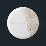 Abstracte Bridesmaïde Button<br><div class="desc">Dit tijdloze romantische ontwerp biedt een bloemenboeket met zachte kleuren en botanische accenten. Alle aspecten van dit ontwerp kunnen worden uitgegeven (doopvont,  tekstgrootte,  of bloemaccenten bewogen/verwijderd) om uw behoeften te passen. Neem contact met mij op als u hulp nodig hebt bij dit ontwerp</div>