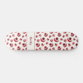 Abstracte cirkels en halvemaan in rood plus Naam Persoonlijk Skateboard (Horizontaal)