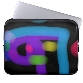 Abstracte digitale circuits in kobalt en paars laptop sleeve