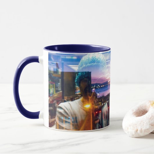 Abstracte fotograaf van de dageraad in de stad mok (Met donut)