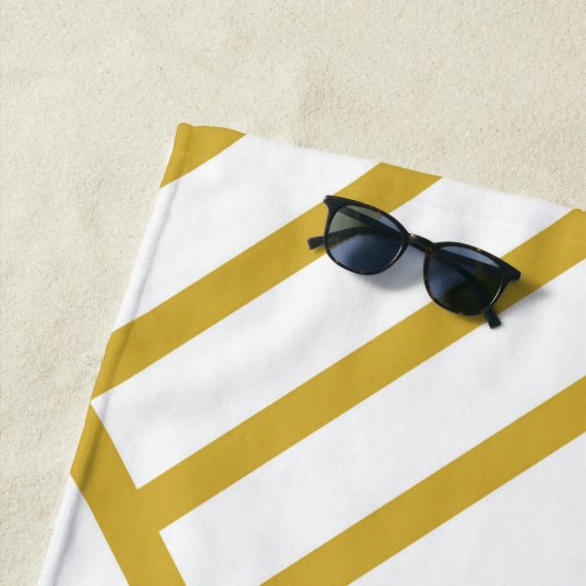 Abstracte geometrie, wit en goud strandlaken (In situ)