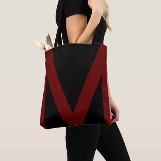 Abstracte geometrische vorm in zwart-wit en rood tote bag (Dichtbij)