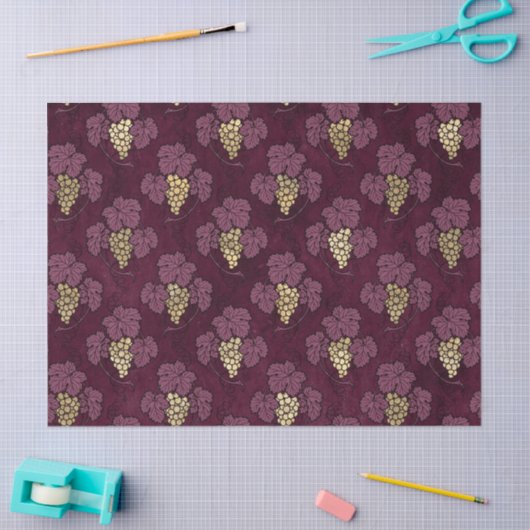 Abstracte gouddruiven en -bladeren op ontkoppeling tissuepapier (Craft)