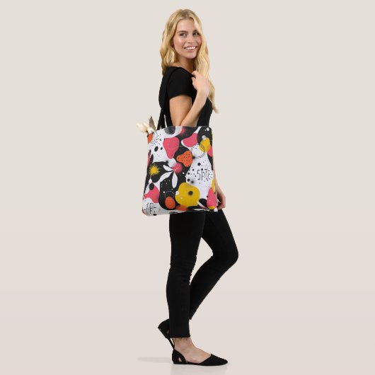 Abstracte graffiti tote bag (Op model)