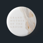 Abstracte GrandMoeder van de Groom-Button Ronde Button 5,7 Cm<br><div class="desc">Dit tijdloze romantische ontwerp biedt een bloemenboeket met zachte kleuren en botanische accenten. Alle aspecten van dit ontwerp kunnen worden uitgegeven (doopvont,  tekstgrootte,  of bloemaccenten bewogen/verwijderd) om uw behoeften te passen. Neem contact met mij op als u hulp nodig hebt bij dit ontwerp</div>