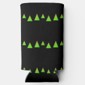 Abstracte groene driehoeken op zwart seltzer blikjeskoeler (Achterkant)