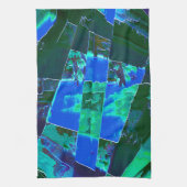 Abstracte groene weidedelen en blauwe hemel, in de theedoek (Verticaal)