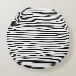 Abstracte horizontale lijnen_zwart rond kussen
