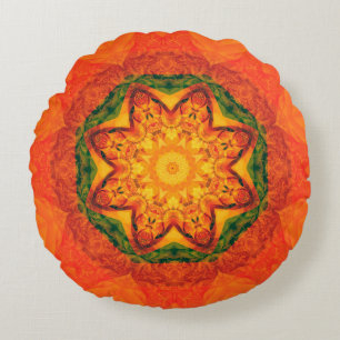 Abstracte kaleidoscoop oranje achtergrond. prachti rond kussen