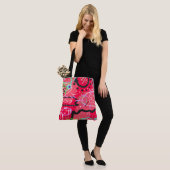 Abstracte kunst in het rood tote bag (Op model)