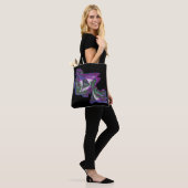 Abstracte kunst op een tote bag (Op model)