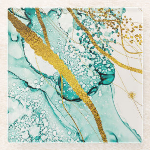 Abstracte kunstwolken: doorschijnende inkt glazen onderzetter