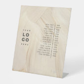 Abstracte lijst van onbewerkte natuurlijke legante reclamebord met voetstuk (Voorkant)