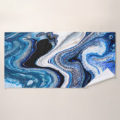 Abstracte marmervloeistof textuur in zilverwit gla badhanddoek (Badhanddoek)