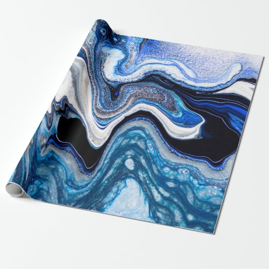 Abstracte marmervloeistof textuur in zilverwit gla cadeaupapier (Uitgerold)