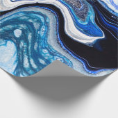 Abstracte marmervloeistof textuur in zilverwit gla cadeaupapier (Hoek)