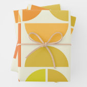 Abstracte medio-eeuwse moderne cirkels oranje geel inpakpapier vel (In situ)