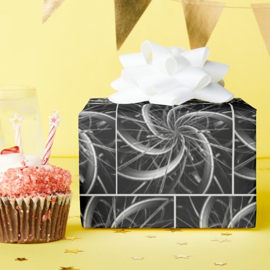 Abstracte metalen ventilatorbladen en spikes cadeaupapier (Verjaardagsfeest)