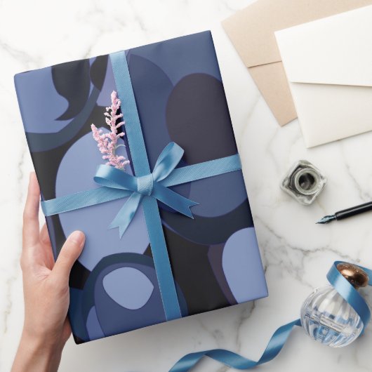 Abstracte Moderne Blauwebes Verjaardag Cadeaupapier (Geschenken)