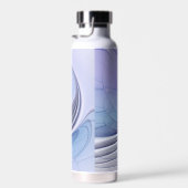 Abstracte moderne fractale kunst lavendelblauw waterfles (Rechts)