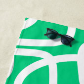 Abstracte Moderne Lijn Kunst in Groene Aangepast Strandlaken (In situ)