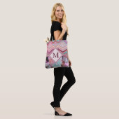 Abstracte multi-kleur zigzagstrepen tote bag (Op model)