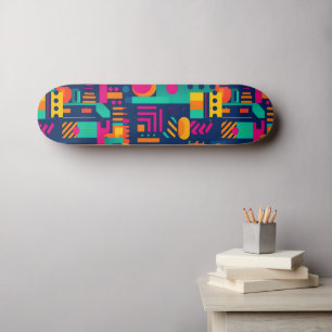 Abstracte neonkleuren en geometrische bohemen vorm persoonlijk skateboard