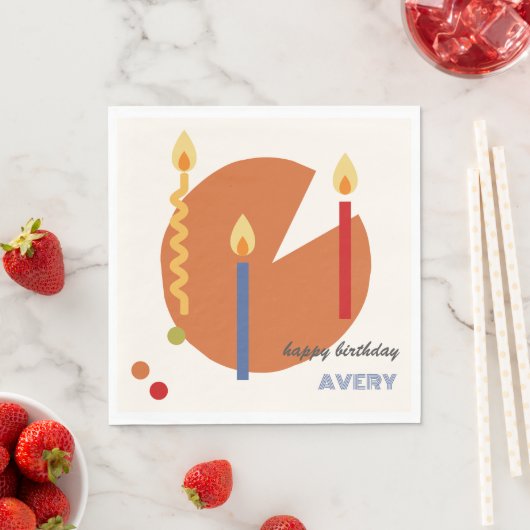 Abstracte neutrale verjaardagstaart met kaarsen Mo Servet (Insitu)