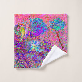 Abstracte paarse en blauwe hortensia met magenta washandje