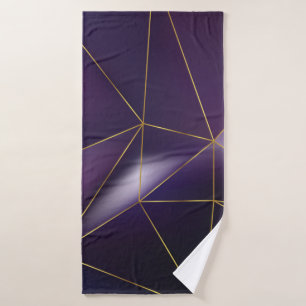 Abstracte paarse geometrie met gouden lijnen badhanddoek