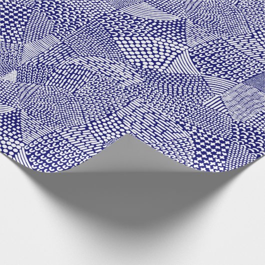 Abstracte patchwerkkaart - White on Deep Navy Blue Cadeaupapier (Hoek)