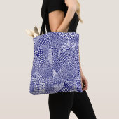 Abstracte patchwerkkaart - White on Deep Navy Blue Tote Bag (Dichtbij)