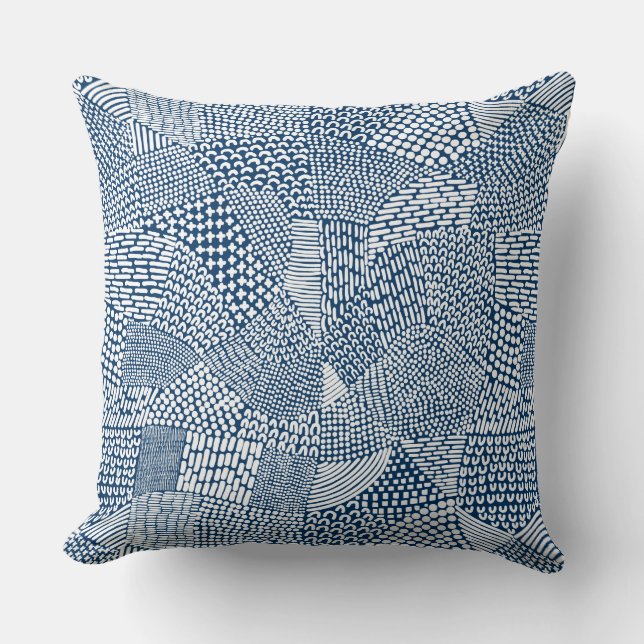 Abstracte patchwerkkaart - White on Indigo Dye Blu Kussen (Voorkant)
