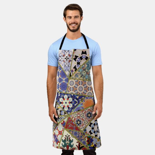 Abstracte patchwork van de spaanse tegel , schort (Gedragen)