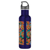 Abstracte Pepperoni Pizza op blauwe achtergrond Waterfles (Achterkant)