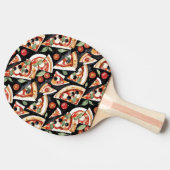 Abstracte pizzaplakjes op een zwarte achtergrond tafeltennisbatje (Zijkant)
