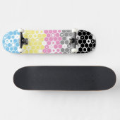 Abstracte polygender trotsvlag persoonlijk skateboard (Horizontaal)
