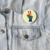 Abstracte regenboog vrede hand teken aangepaste kn ronde button 5,7 cm (In situ)