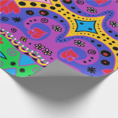 Abstracte rode harten op roze cadeaupapier (Hoek)