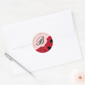 Abstracte rode rozen en klaprozen huwelijksinitiaa ronde sticker (Envelop)