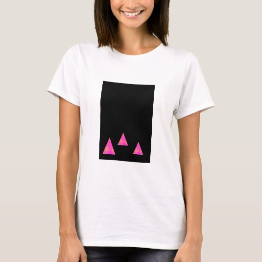 Abstracte roze driehoeken op zwart t-shirt (Voorkant)