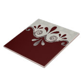 Abstracte siervorm in de Bourgogne en zilver Tegeltje (Zijkant)