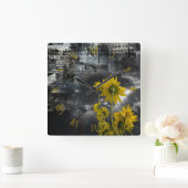 Abstracte symbolen en gele bloemen vierkante klok (Huis)