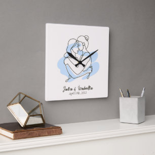 Abstracte Tekening van Lesbisch Paar Gepersonalise Vierkante Klok