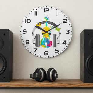 Abstracte viool met hoofdtelefoon en muziekkunst grote klok