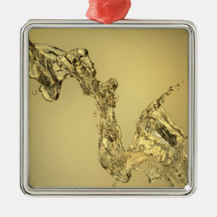 Abstracte vorm gevormd door aftappen van water metalen ornament